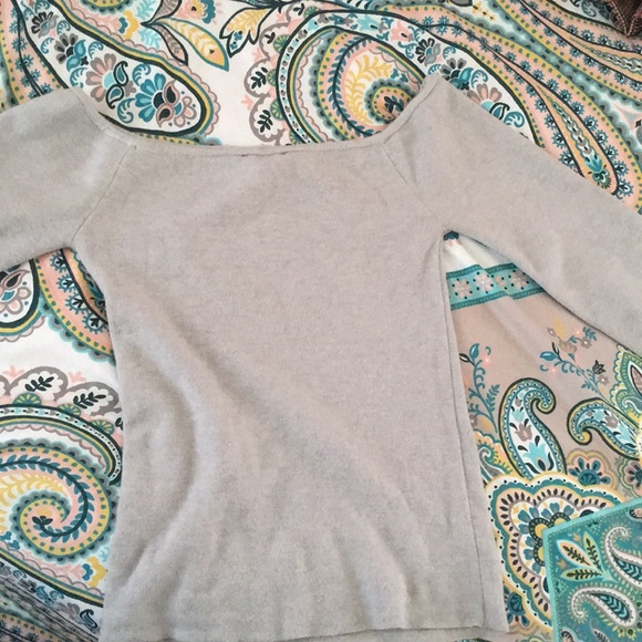 Off the shoulder sweater - Picture 5 of 5